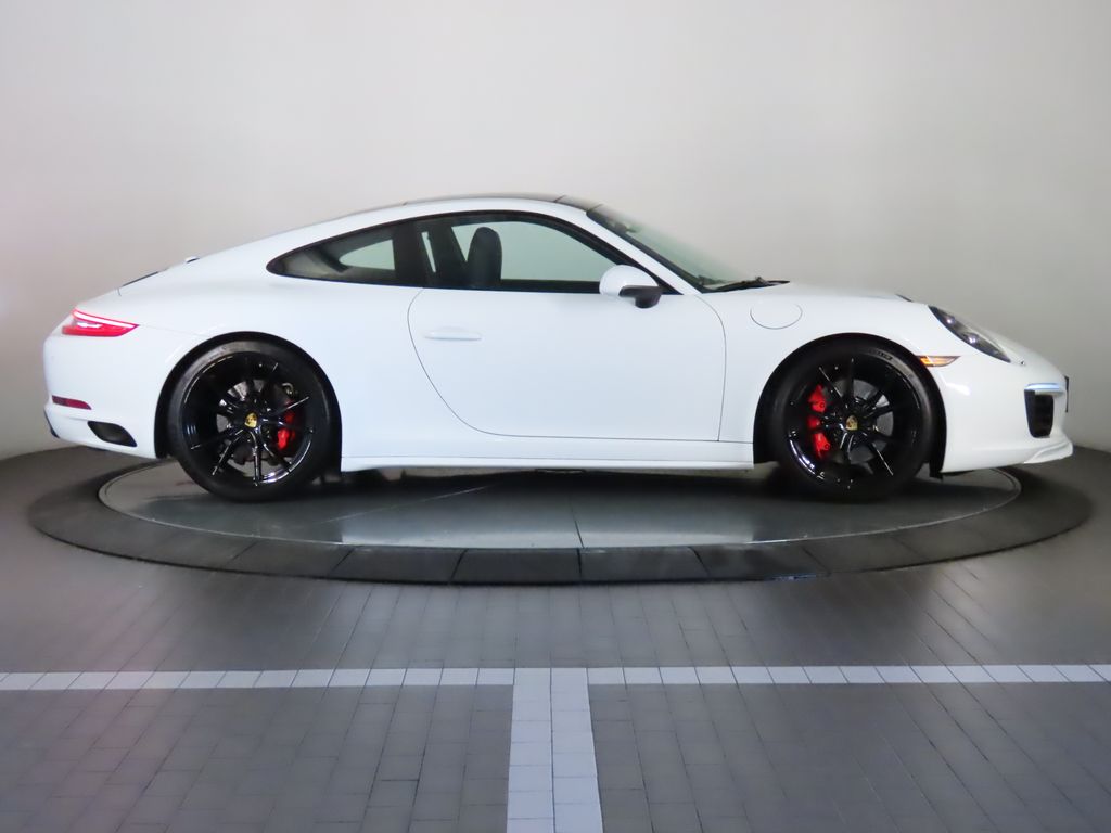 Thumbnail: 2017 Porsche 911 - 8