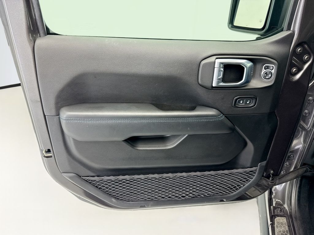 Thumbnail: 2021 Jeep Wrangler - 23