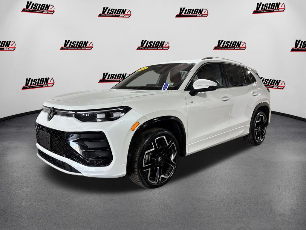 White 2025 Volkswagen Tiguan SEL R-Line 4Motion SUV / Crossover All-Wheel Drive 8-Speed Automatic