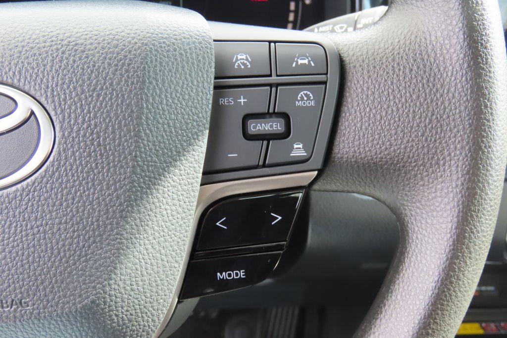 Thumbnail: 2025 Toyota Camry - 12