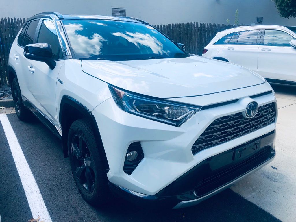 Thumbnail: 2019 Toyota RAV4 - 3