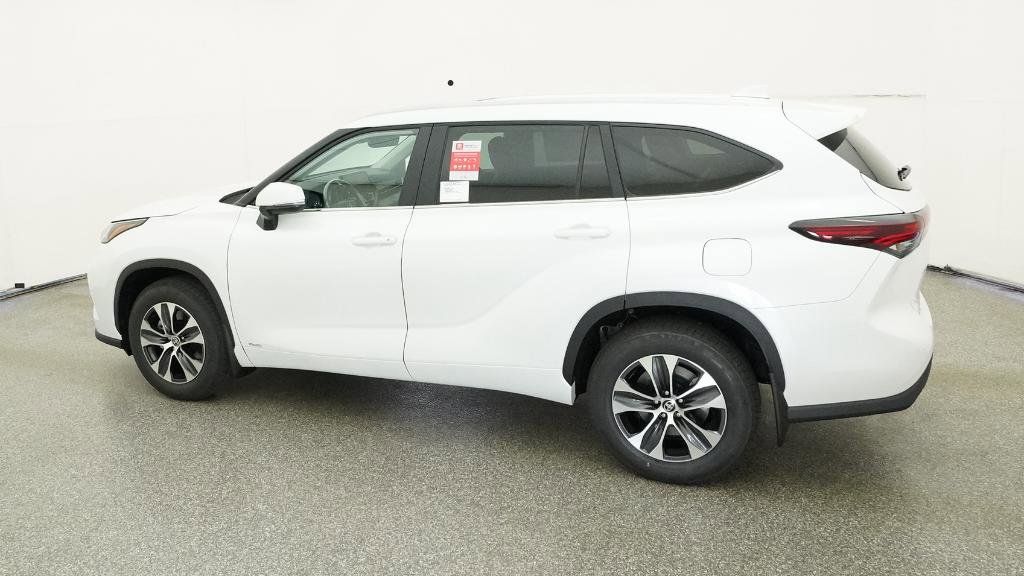 Thumbnail: 2025 Toyota Highlander - 24