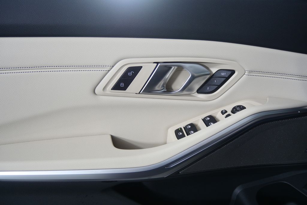 Thumbnail: 2026 BMW 3 Series - 9