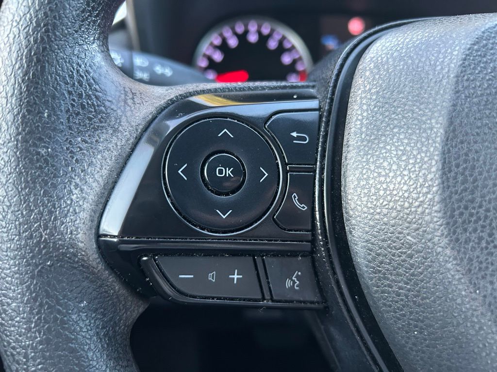 Thumbnail: 2022 Toyota RAV4 - 19