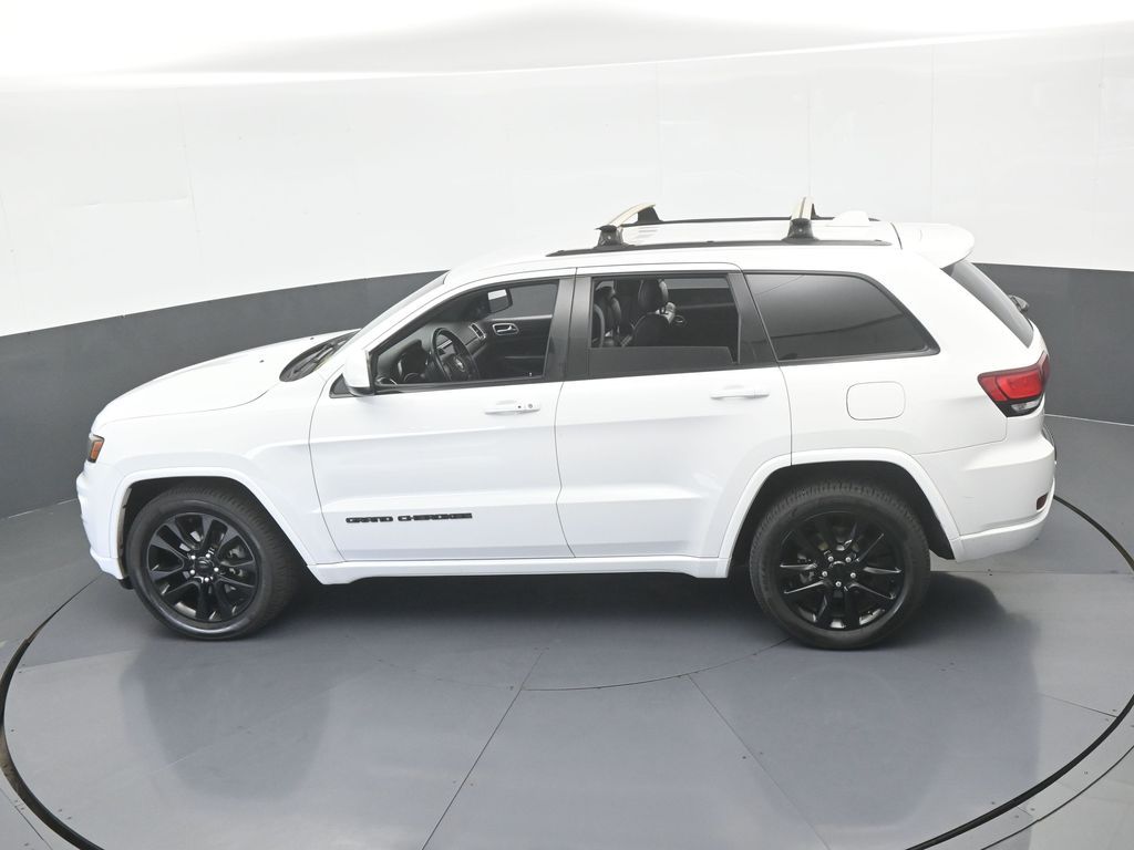 Used 2018 Bright White Clearcoat Jeep Altitude image 43