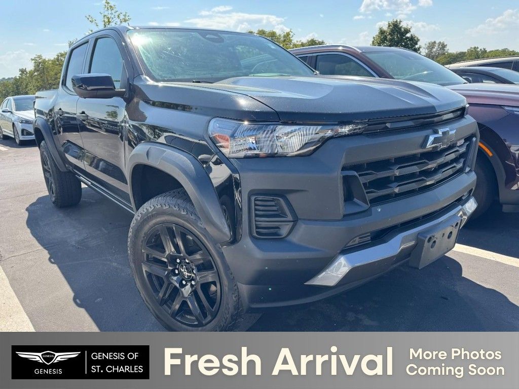 Black 2024 Chevrolet Colorado Pickup Truck Four-Wheel Drive 8-Speed Automatic