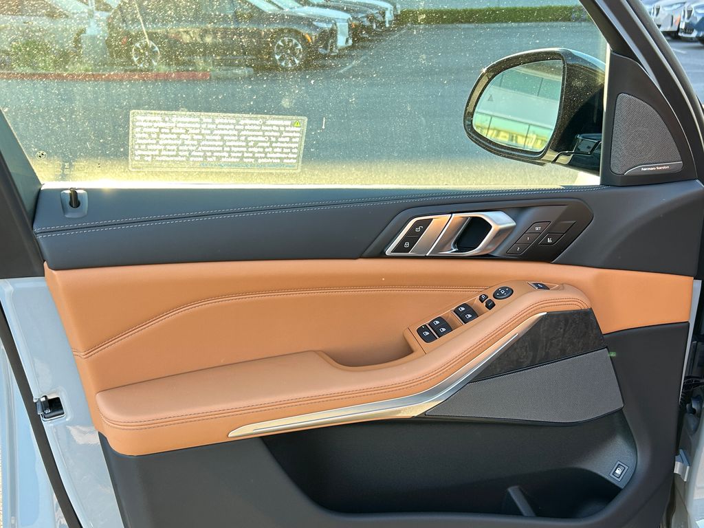 Thumbnail: 2026 BMW X5 - 11