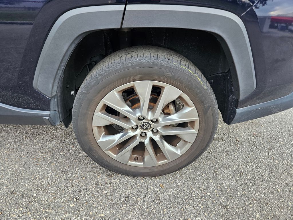 2022 Toyota RAV4 Limited 9