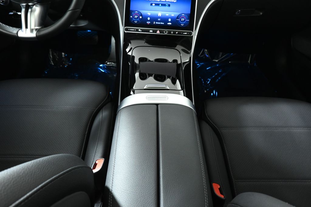 Thumbnail: 2025 Mercedes-Benz C-Class - 23