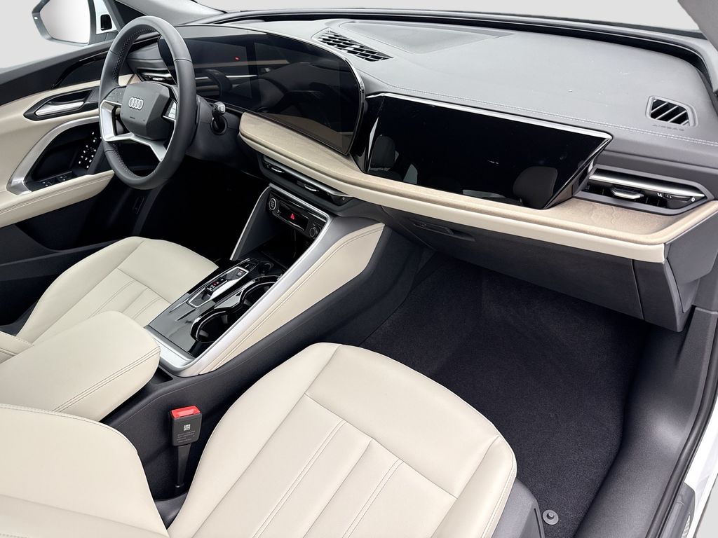 Thumbnail: 2025 Audi Q5 - 16