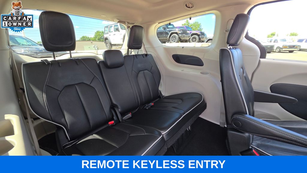 2023 Chrysler Pacifica Limited - Photo 16
