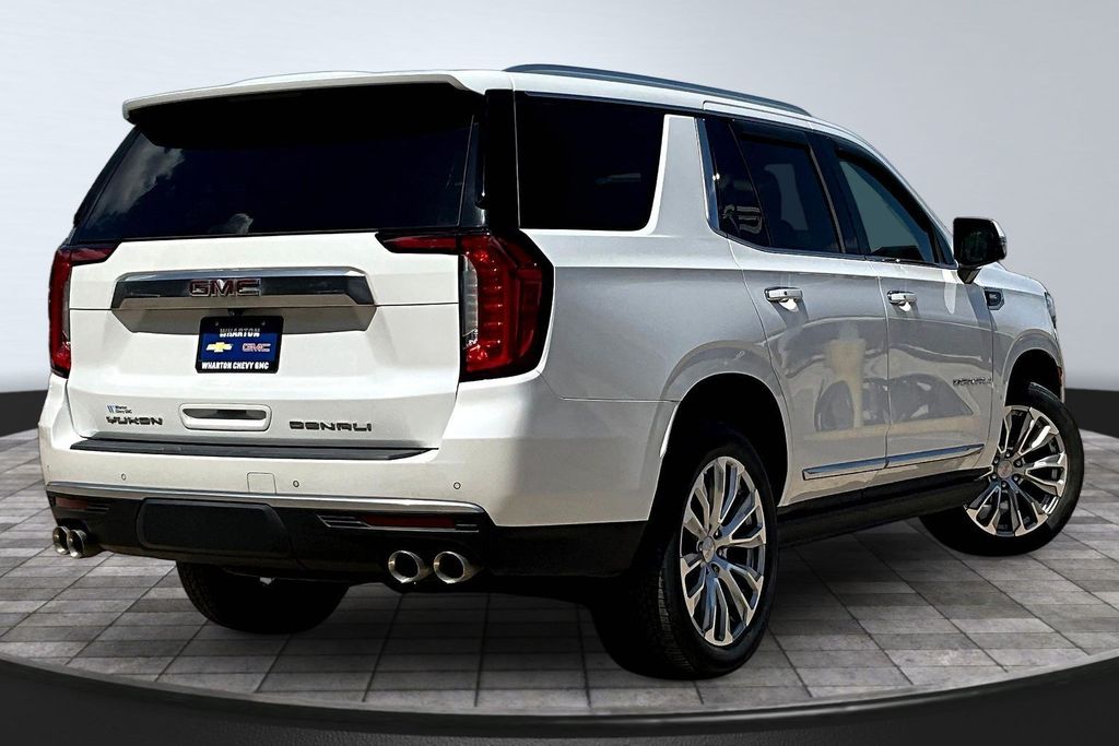 2022 GMC Yukon Denali - 6