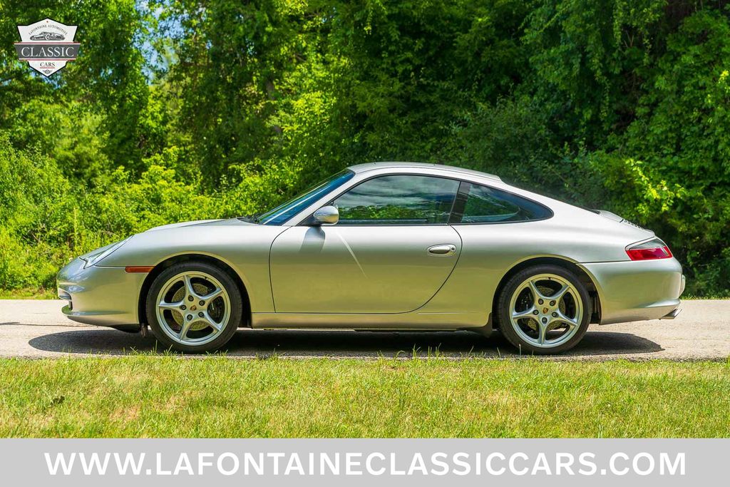 2002 Porsche 911 Carrera 11