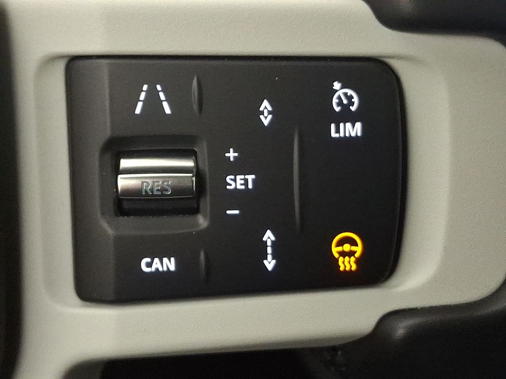 Thumbnail: 2025 Land Rover Defender - 23