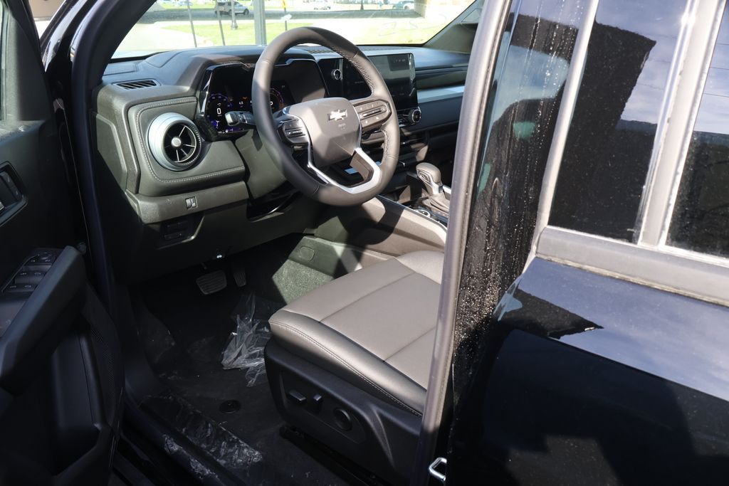 Thumbnail: 2026 Chevrolet Colorado - 11