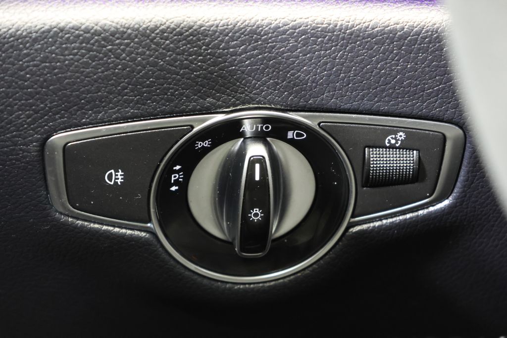 Thumbnail: 2023 Mercedes-Benz E-Class - 20