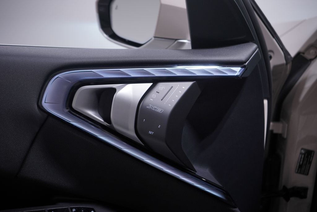 Thumbnail: 2026 BMW X3 - 11