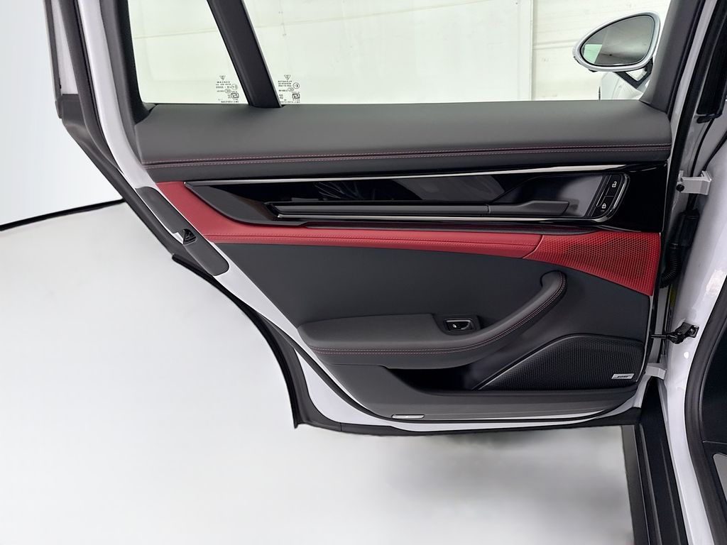 Thumbnail: 2026 Porsche Panamera - 26