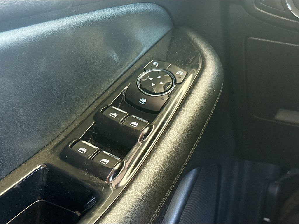 2019 Ford Edge SEL - Photo 17