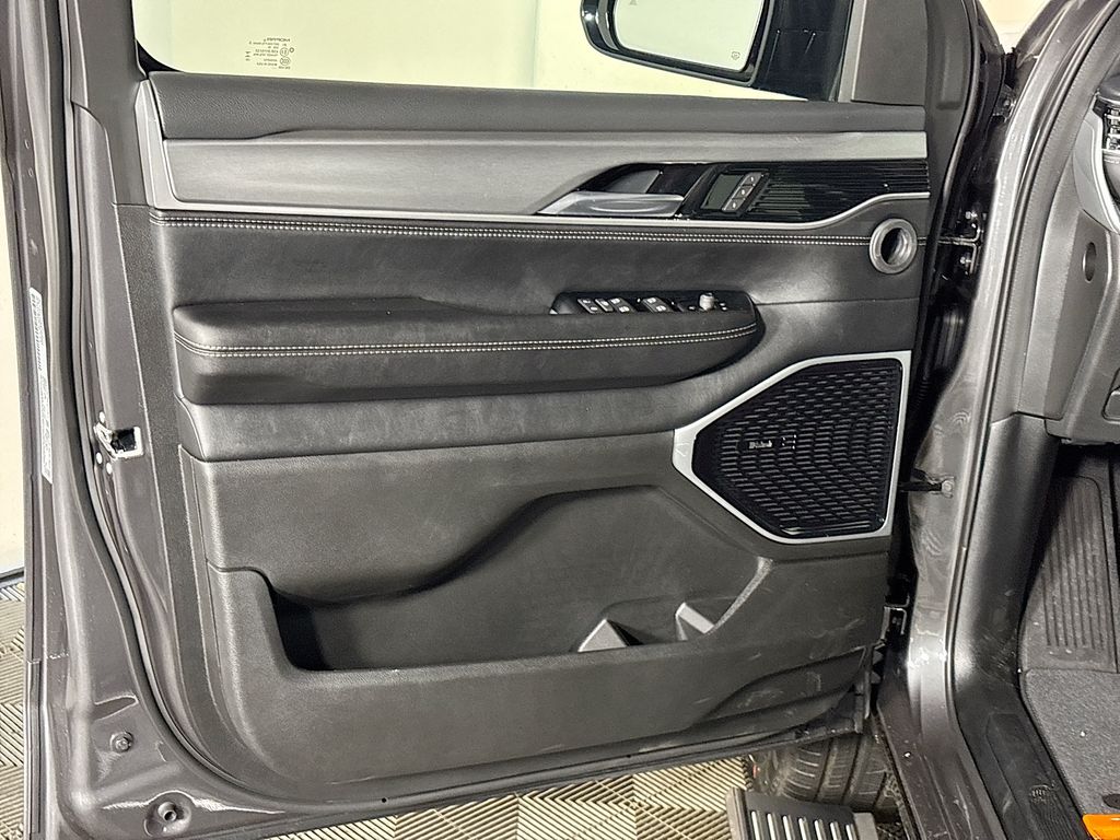 2026 Jeep Grand Wagoneer Limited Reserve