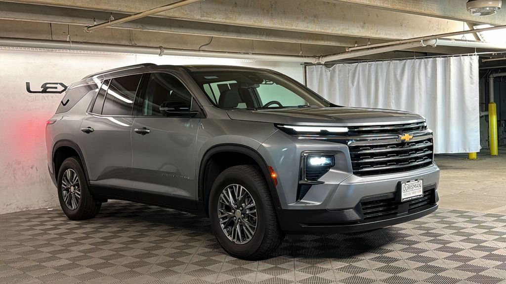 Sterling Gray Metallic 2024 Chevrolet Traverse SUV / Crossover Four-Wheel Drive 8-Speed Automatic