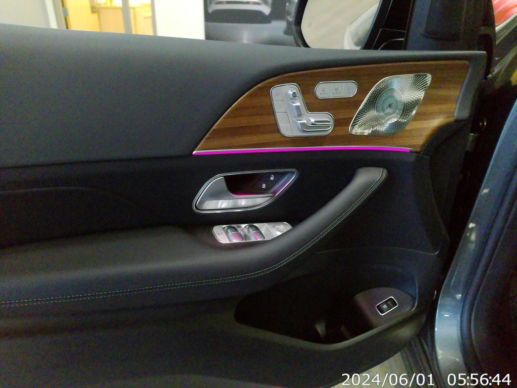 Thumbnail: 2026 Mercedes-Benz GLE - 25