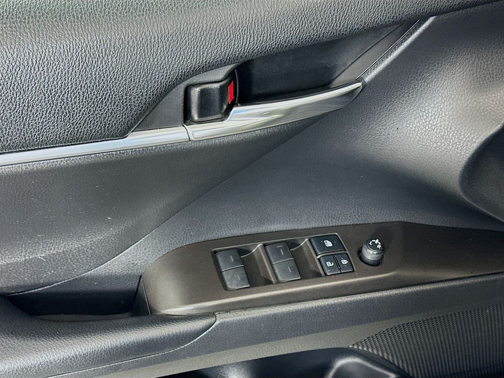 Thumbnail: 2021 Toyota Camry - 17