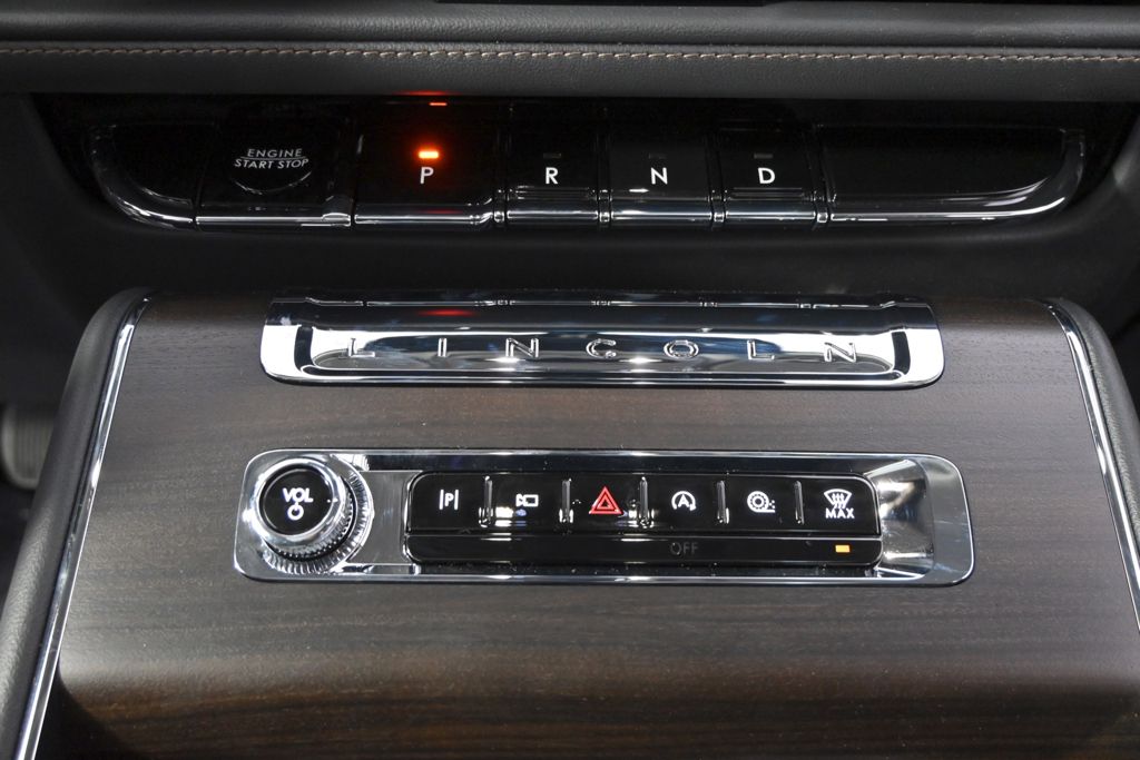 New 2026 Black Lincoln Reserve image 31