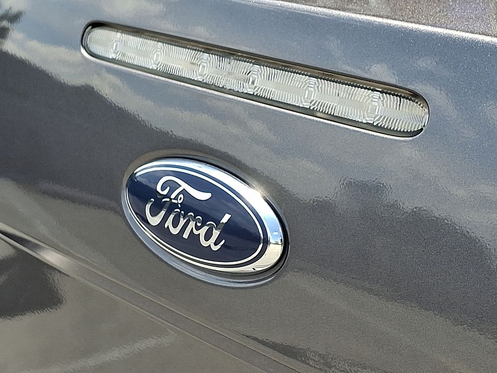 Thumbnail: 2011 Ford Focus - 30
