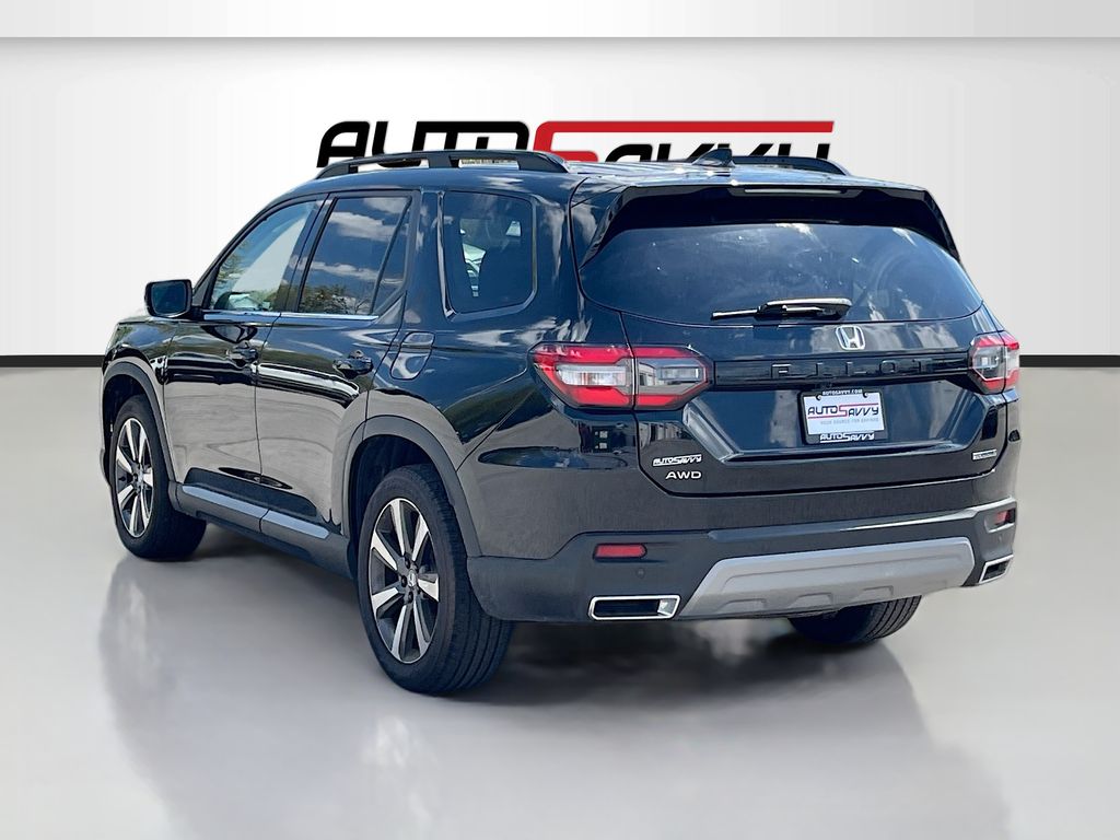 Used 2025 Black Honda Touring image 5