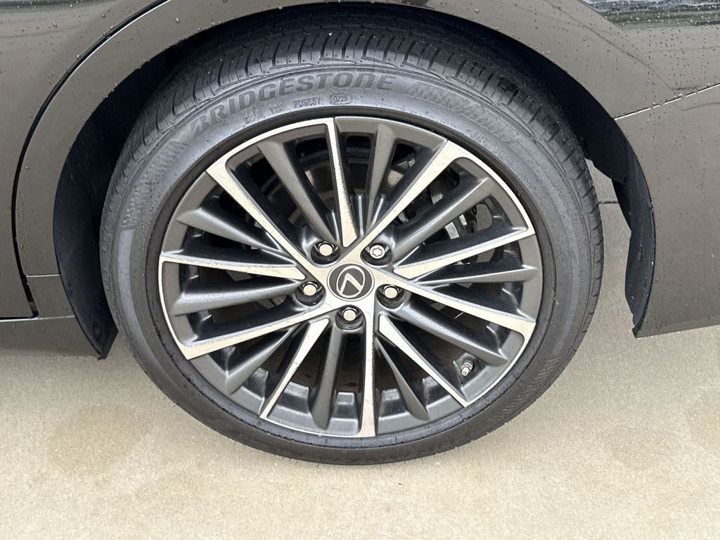 Thumbnail: 2025 Lexus ES - 31