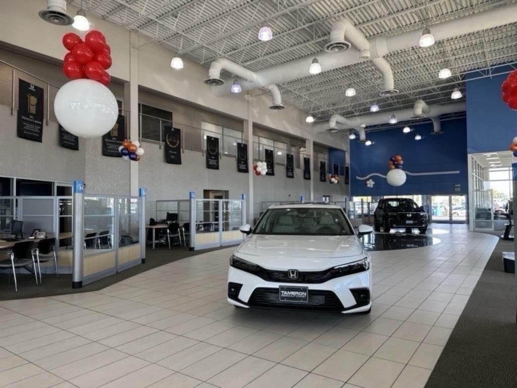 View vehicle photo 7