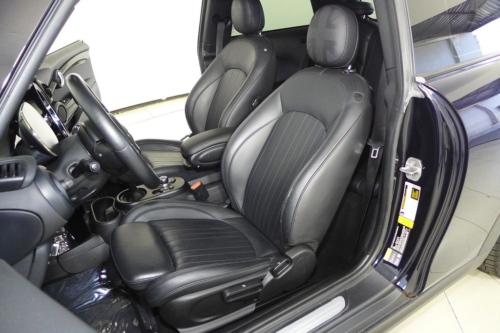 Thumbnail: 2022 MINI Cooper - 23