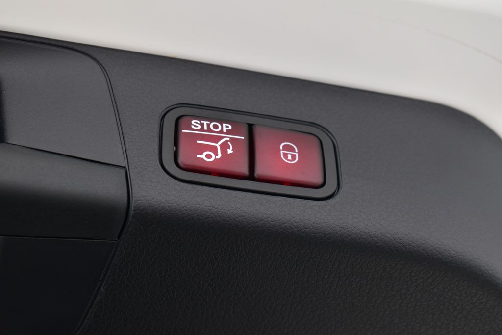 Thumbnail: 2025 Mercedes-Benz GLB - 32