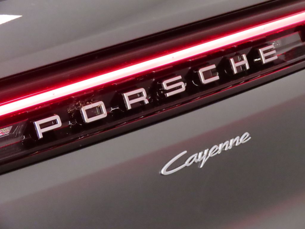 Thumbnail: 2026 Porsche Cayenne - 12