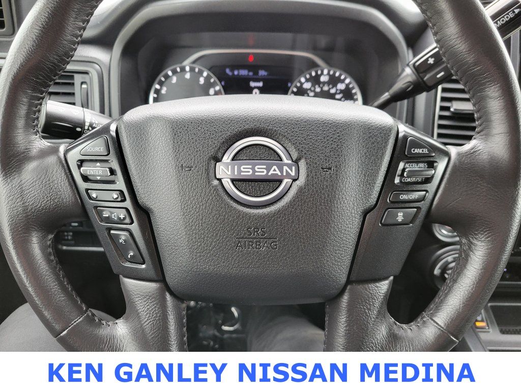 2023 Nissan Titan SV photo