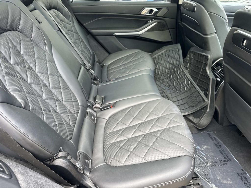 Thumbnail: 2024 BMW X7 - 13