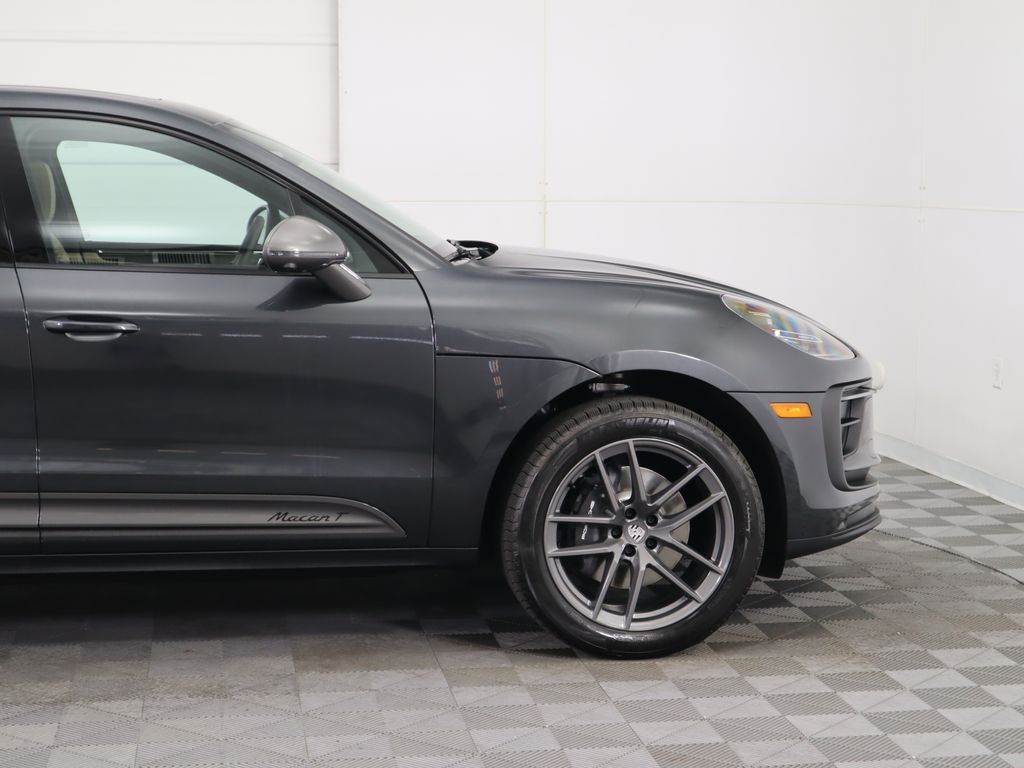 Thumbnail: 2025 Porsche Macan - 11