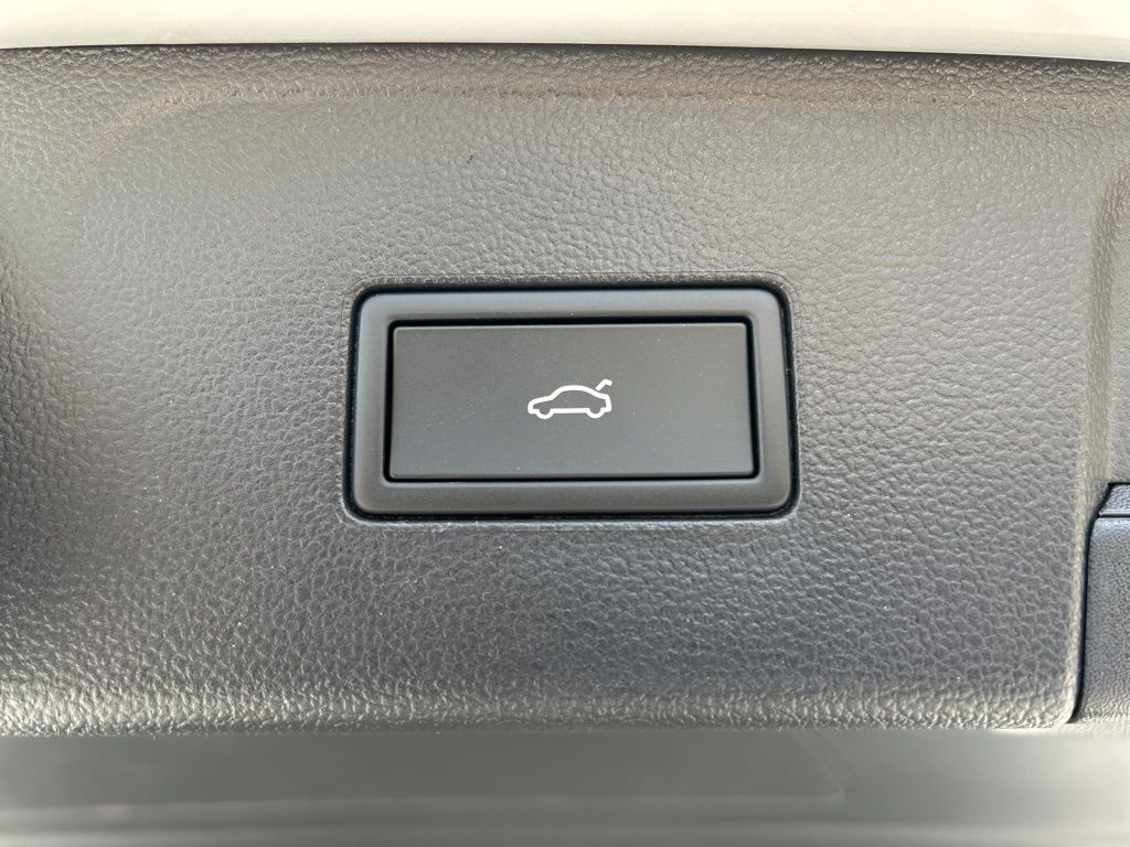 New 2026 Opal White Pearl Volkswagen 2.0T SE w/Technology image 53