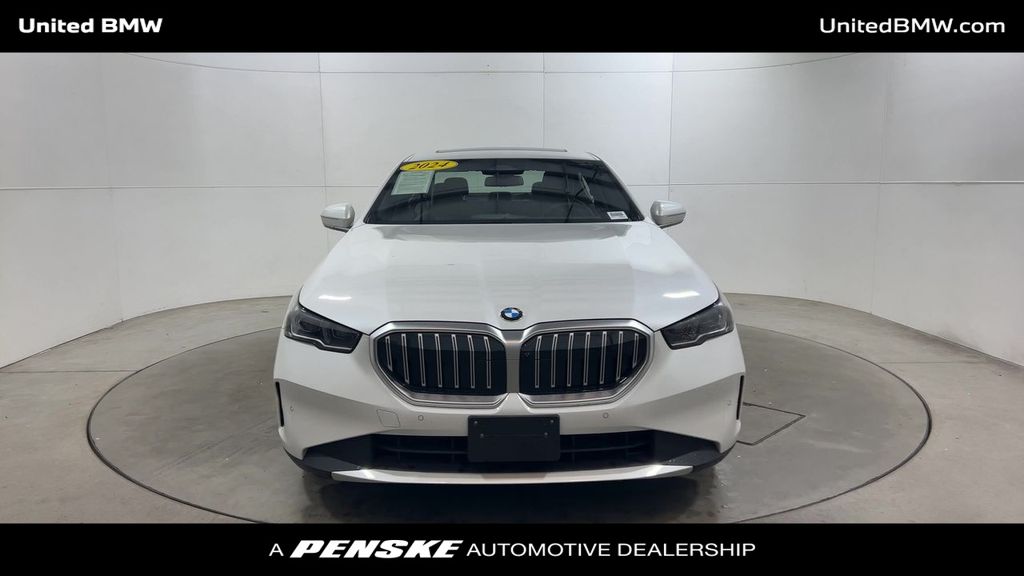 Thumbnail: 2024 BMW 5 Series - 3