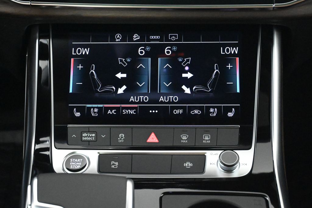 Thumbnail: 2025 Audi Q8 - 18