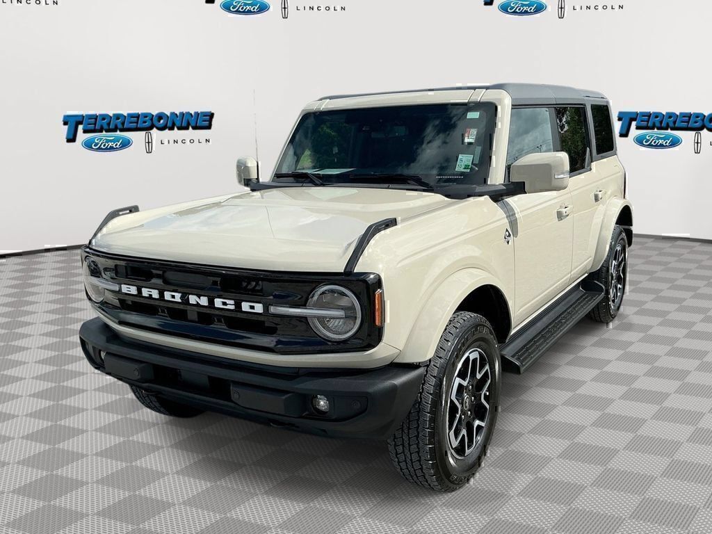  2025 Ford Bronco Outer Banks 4-Door 4WD   