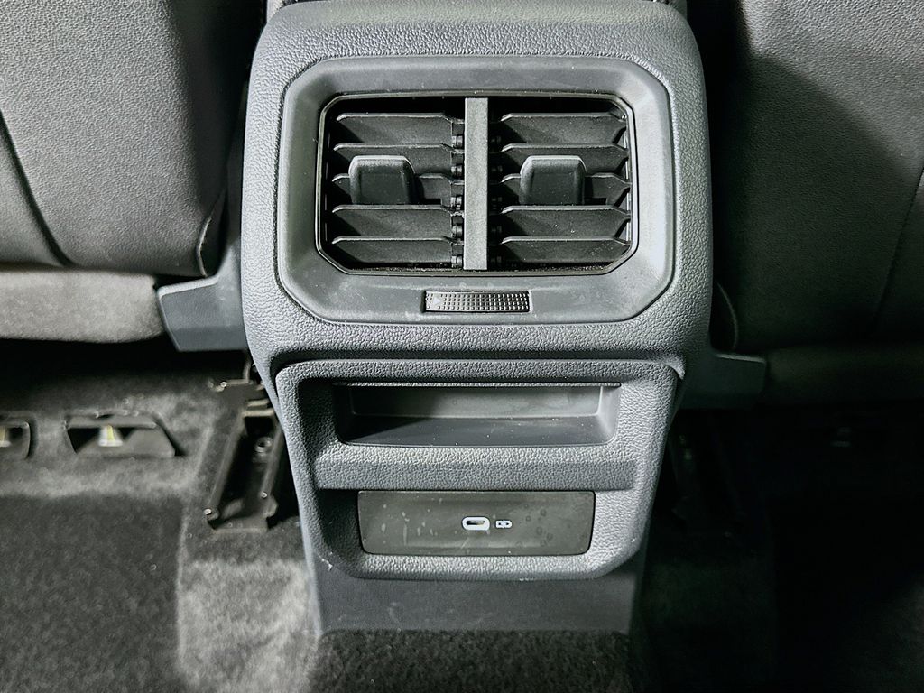 2024 Volkswagen Taos SE 25