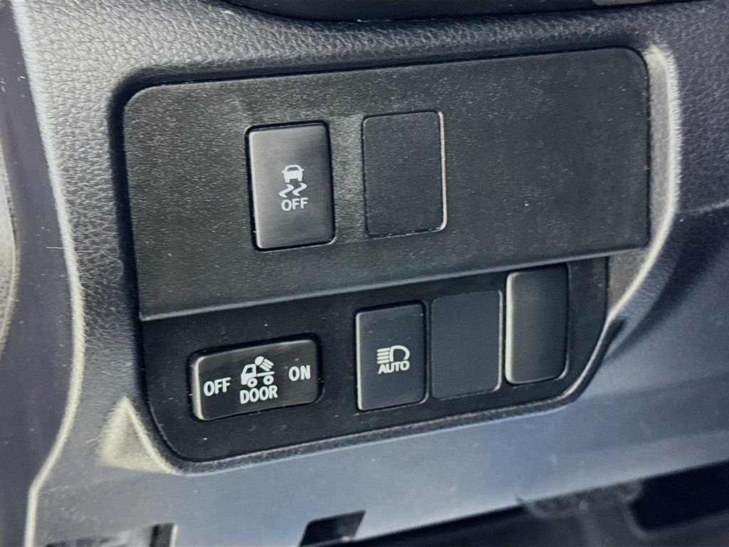 Used Car 2022 Toyota Tacoma  Sr5 For Sale Under $30,000 In Austin, Texas