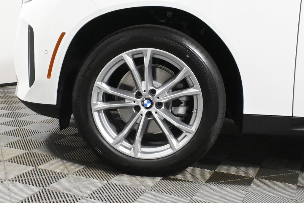 Thumbnail: 2025 BMW X3 - 12