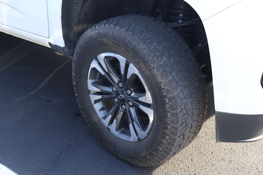 Thumbnail: 2021 Chevrolet Colorado - 5