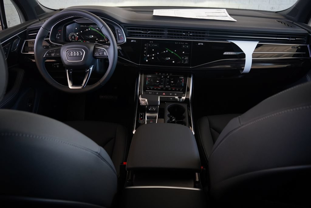 Thumbnail: 2026 Audi Q7 - 9