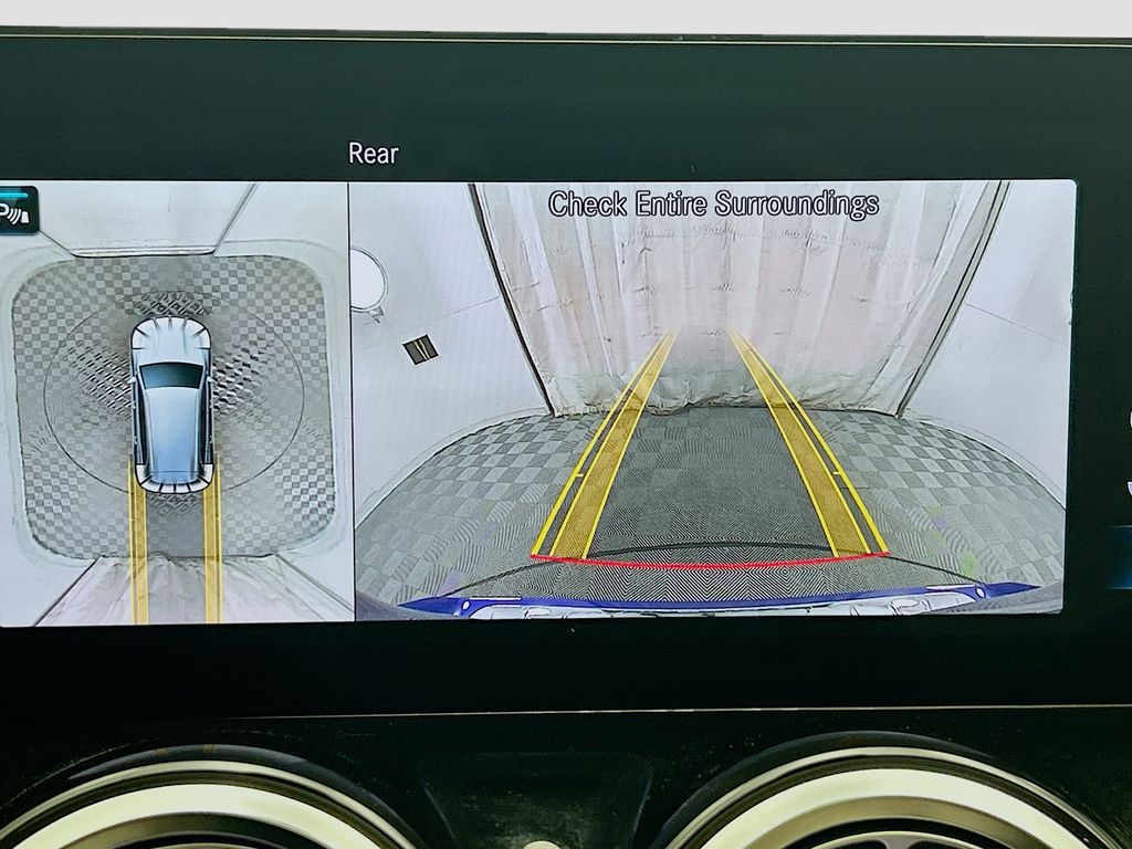 Thumbnail: 2023 Mercedes-Benz GLB - 14