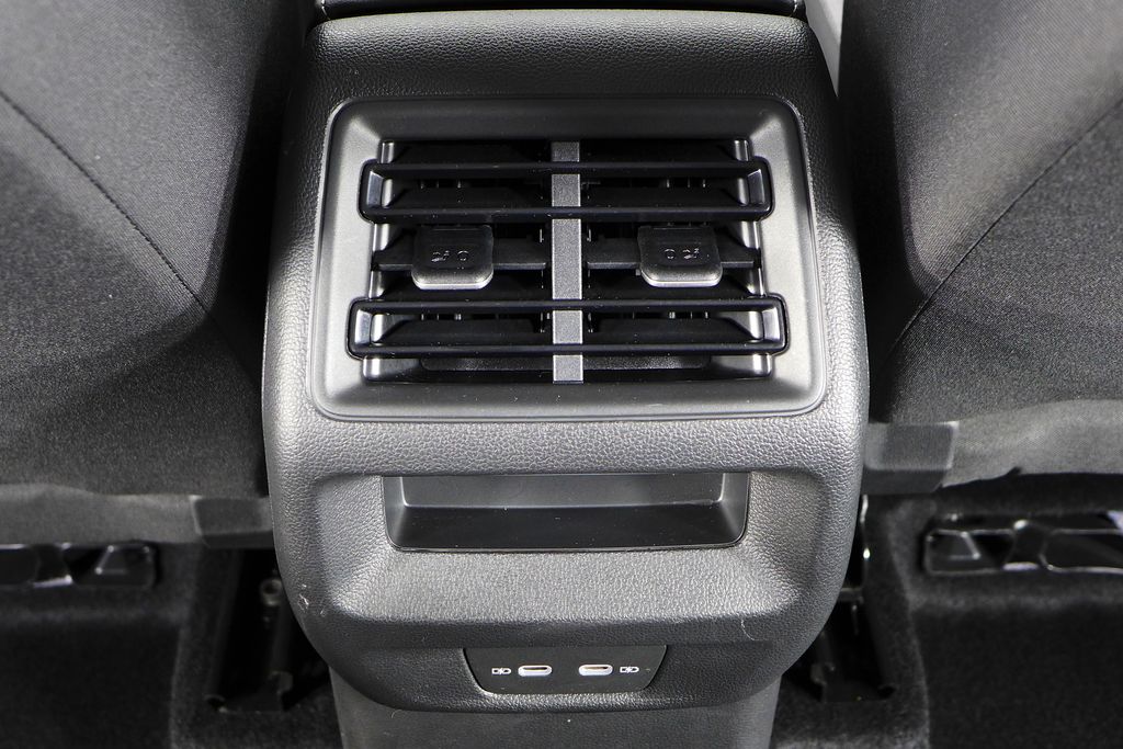 Thumbnail: 2025 Volkswagen Tiguan - 23