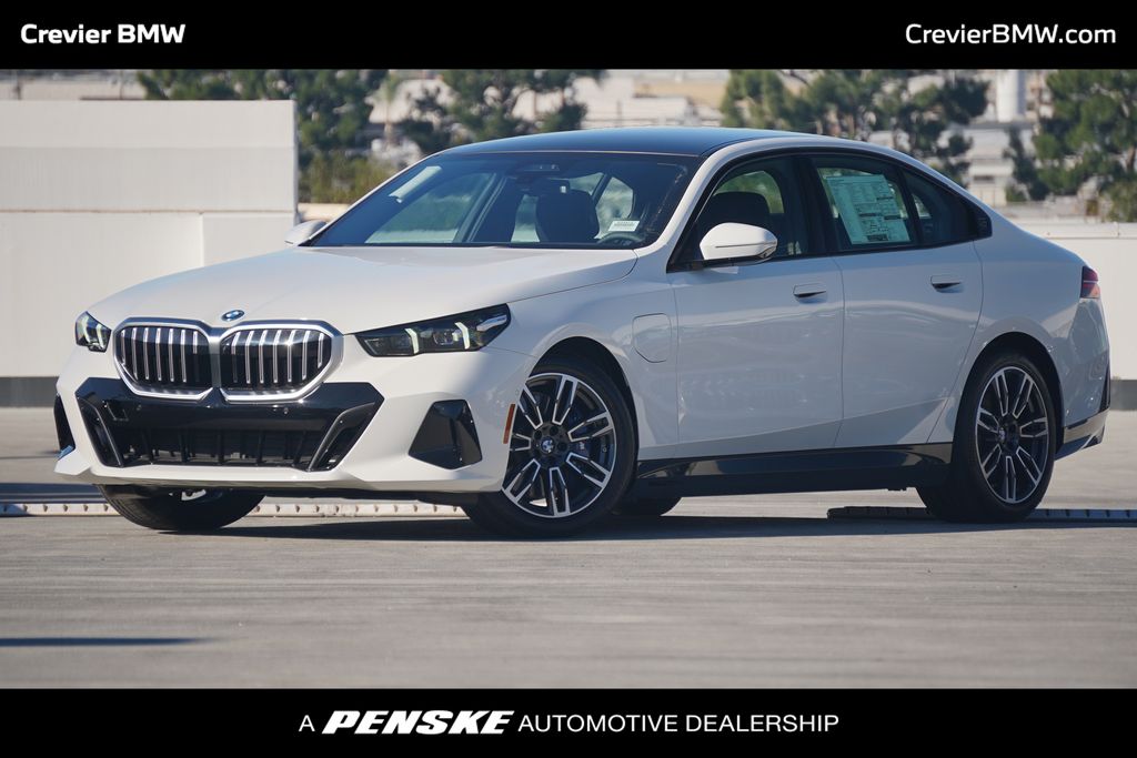 Thumbnail: 2026 BMW 5 Series - 1